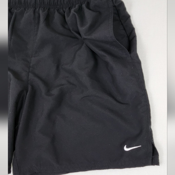 Nike Black Athletic Shorts With Pockets. - Picture 2 of 5